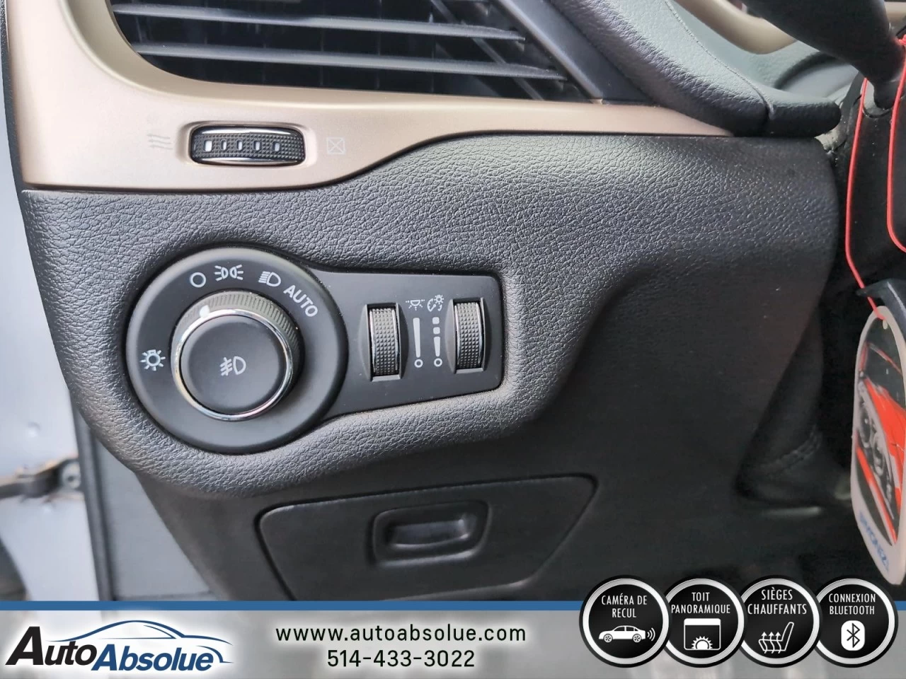 2017 Jeep Cherokee Limited Main Image