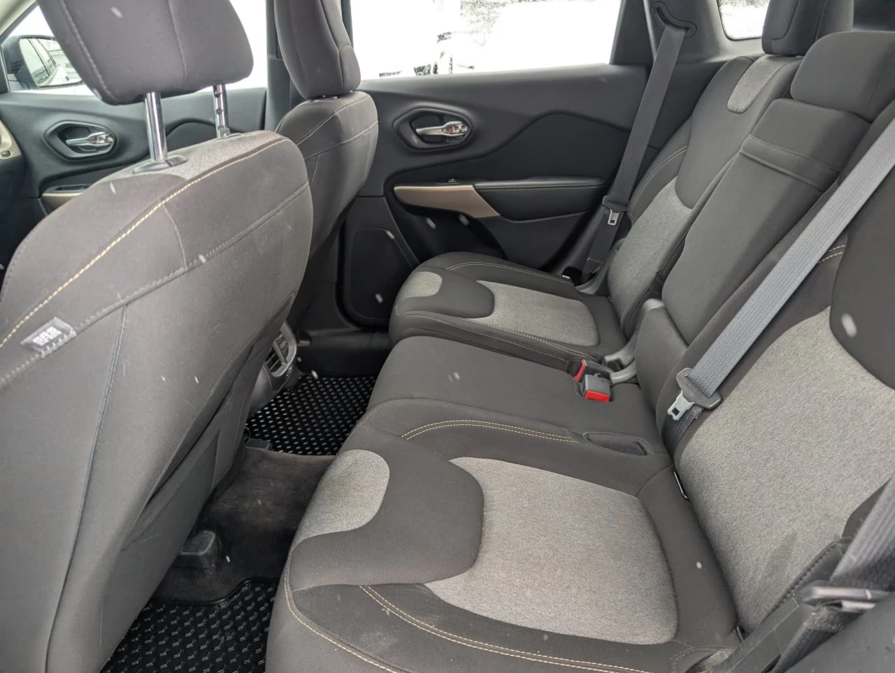 2017 Jeep Cherokee Sport Main Image