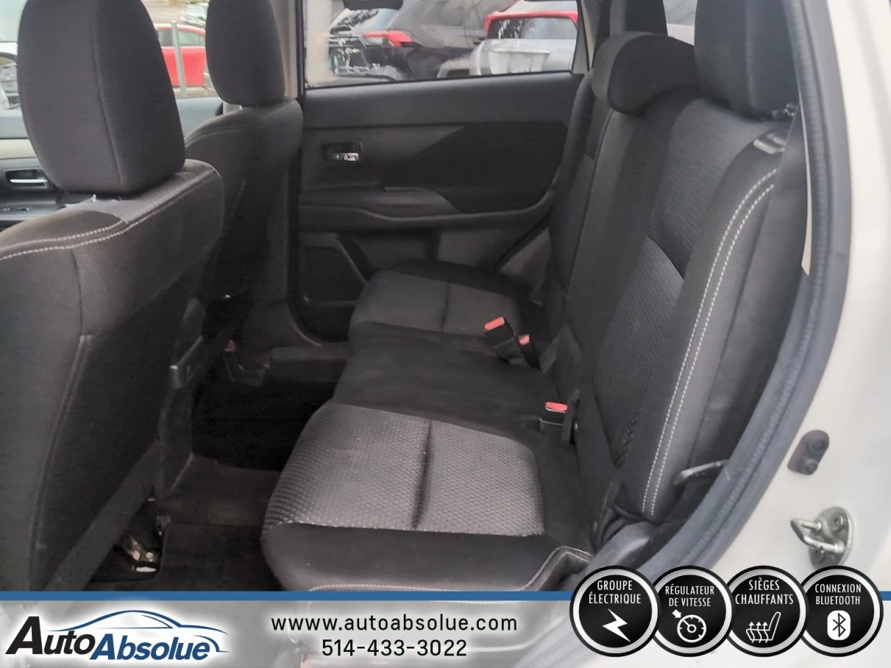 2016 Mitsubishi Outlander ES Main Image