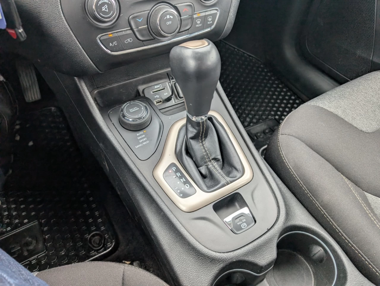 2017 Jeep Cherokee Sport Main Image