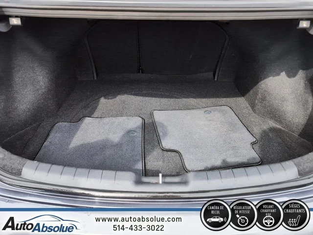 Hyundai Elantra Preferred w/Sun & Safety Package 2020