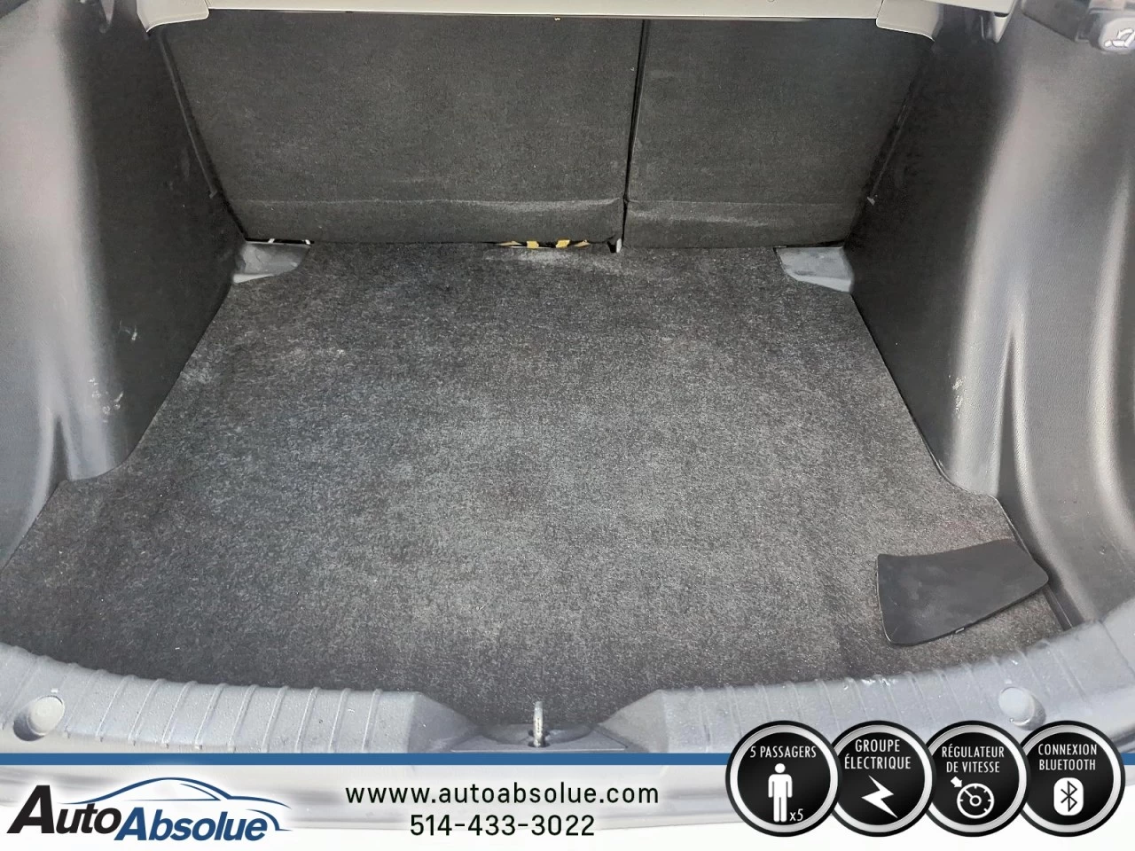 2016 Toyota Yaris 4dr Sdn Main Image