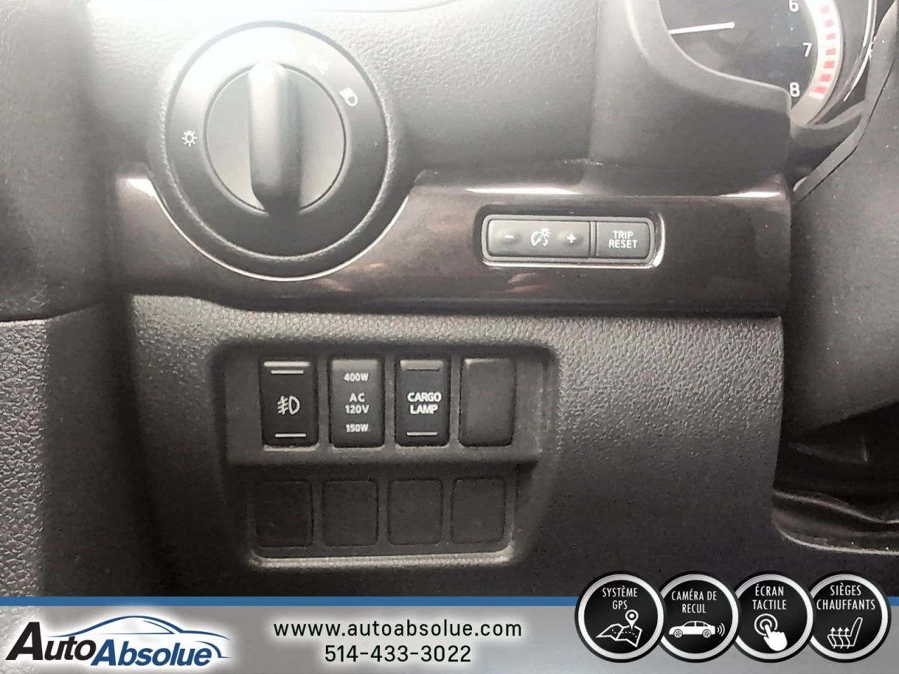 2017 Nissan Titan SV 4x4 Main Image