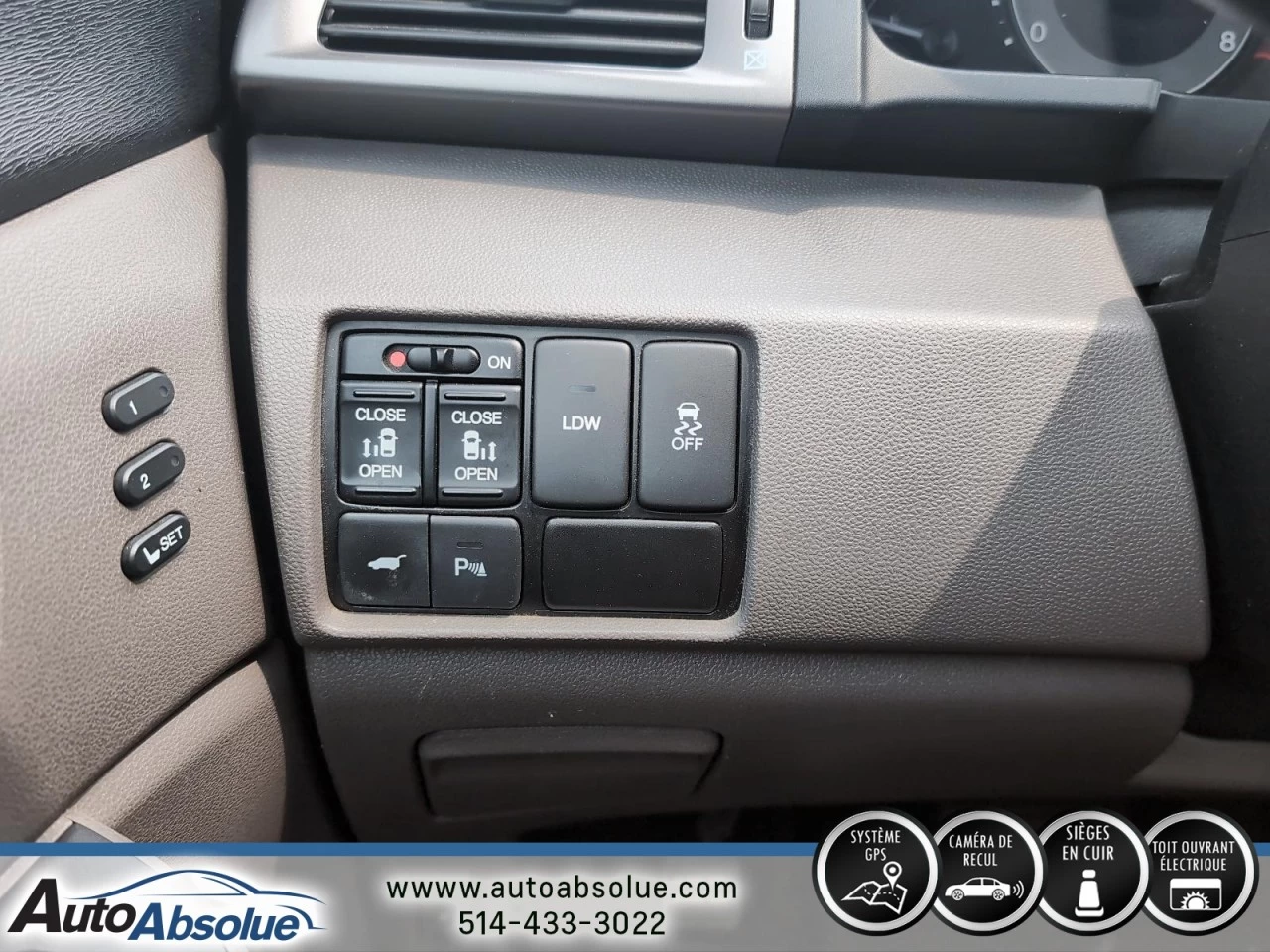 2015 Honda Odyssey Touring w/RES & Navi Image principale