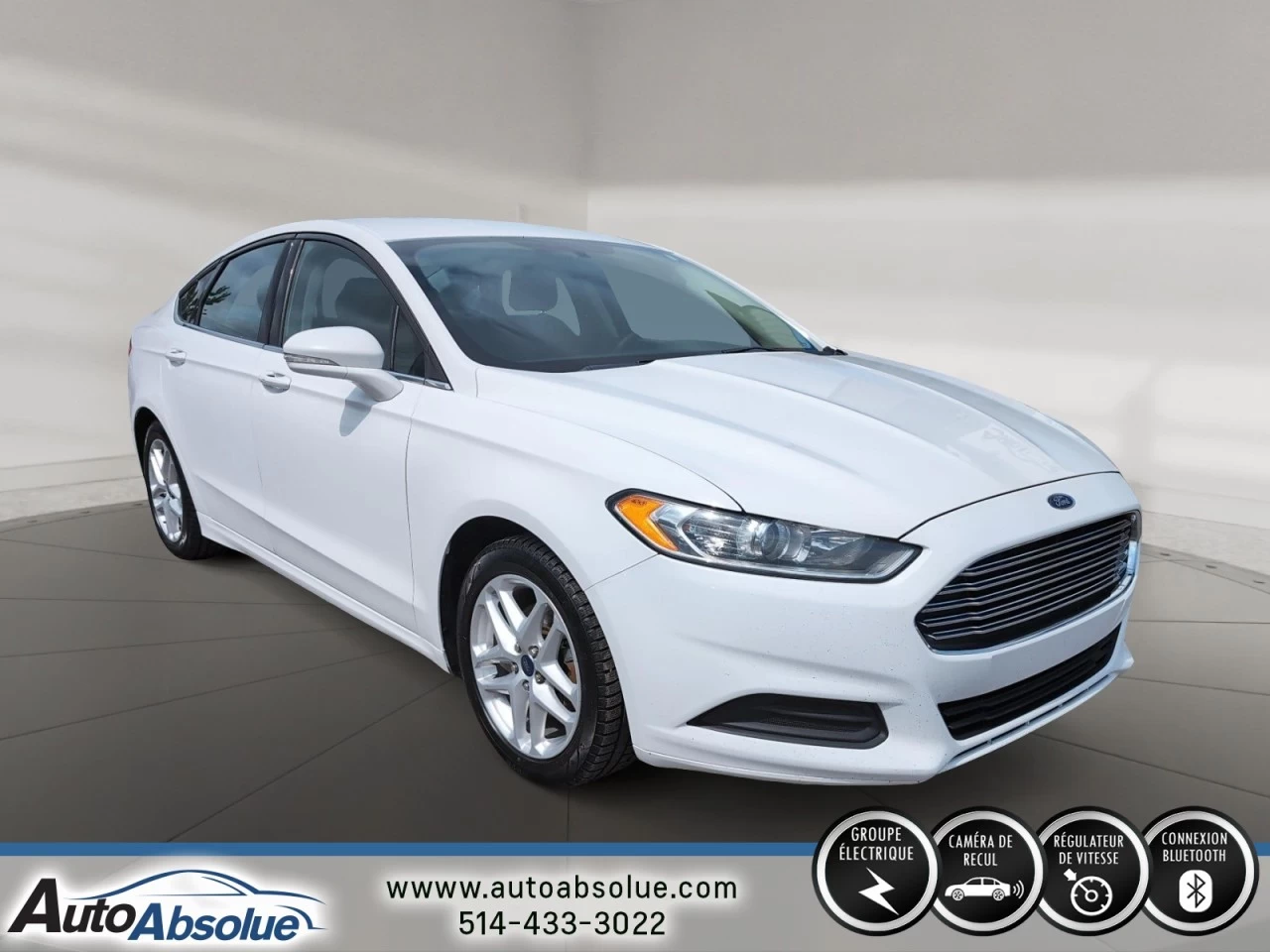 2016 Ford Fusion SE Main Image