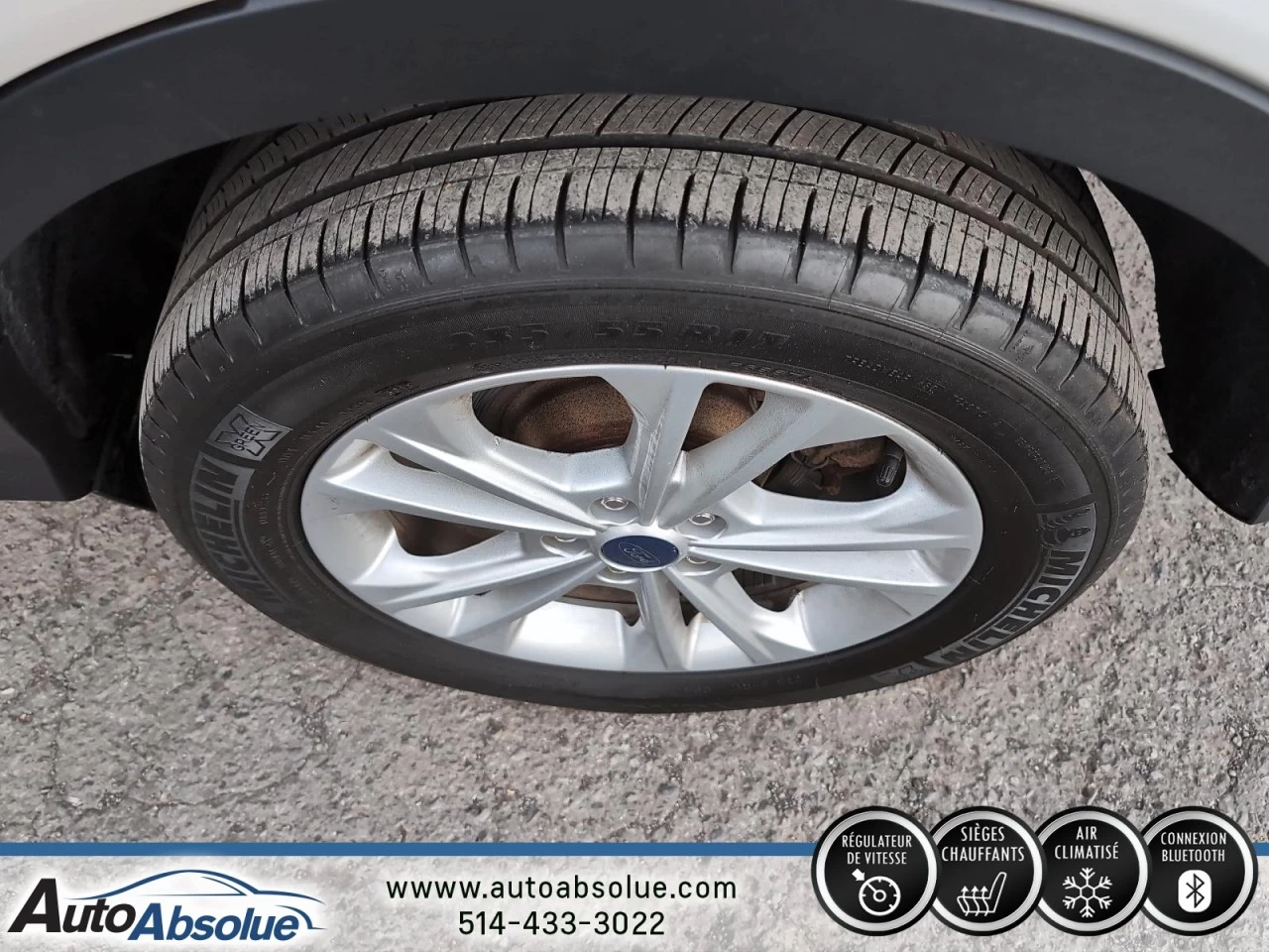 2017 Ford Escape SE Main Image