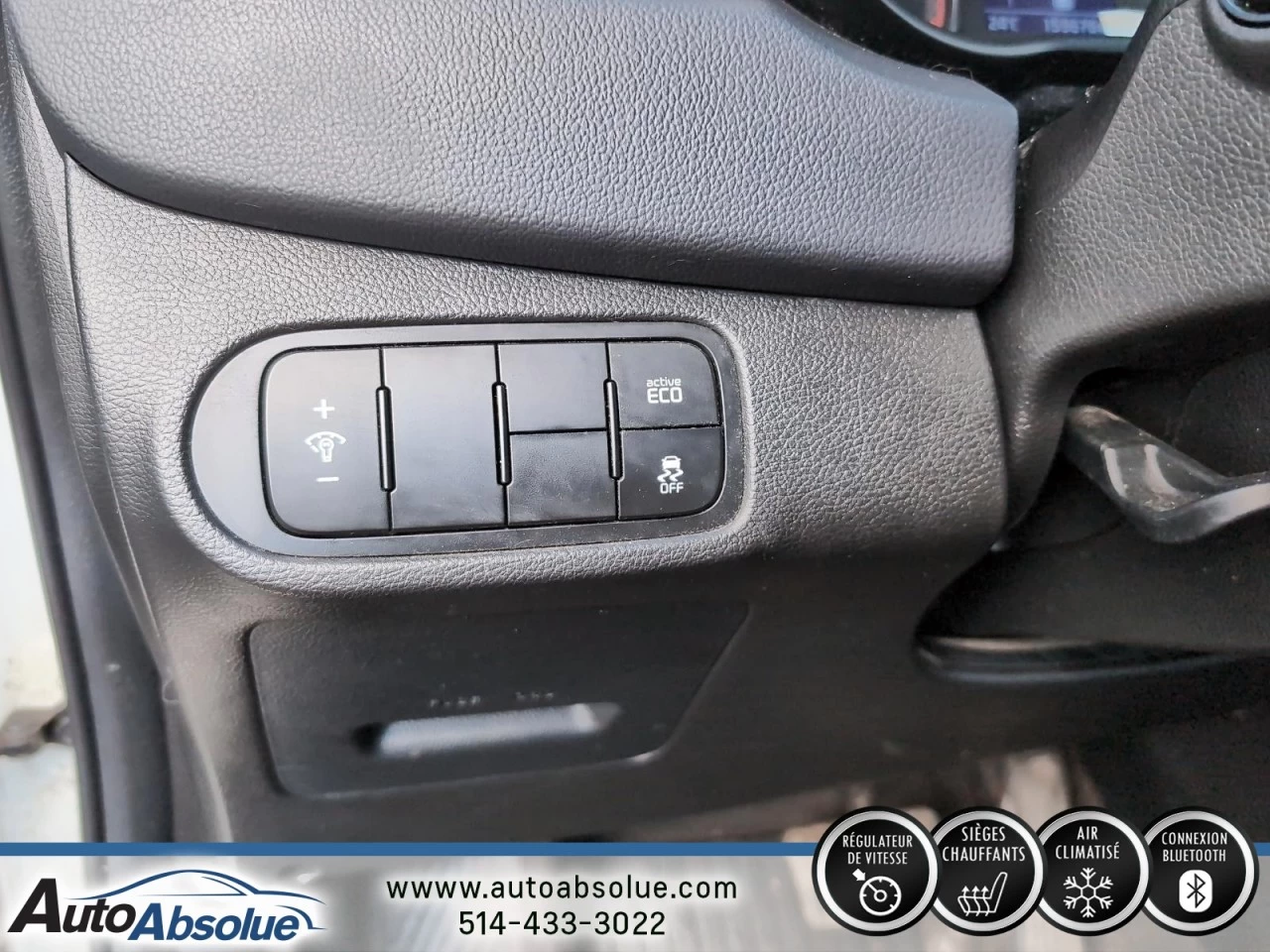 2015 Kia Rondo LX Main Image