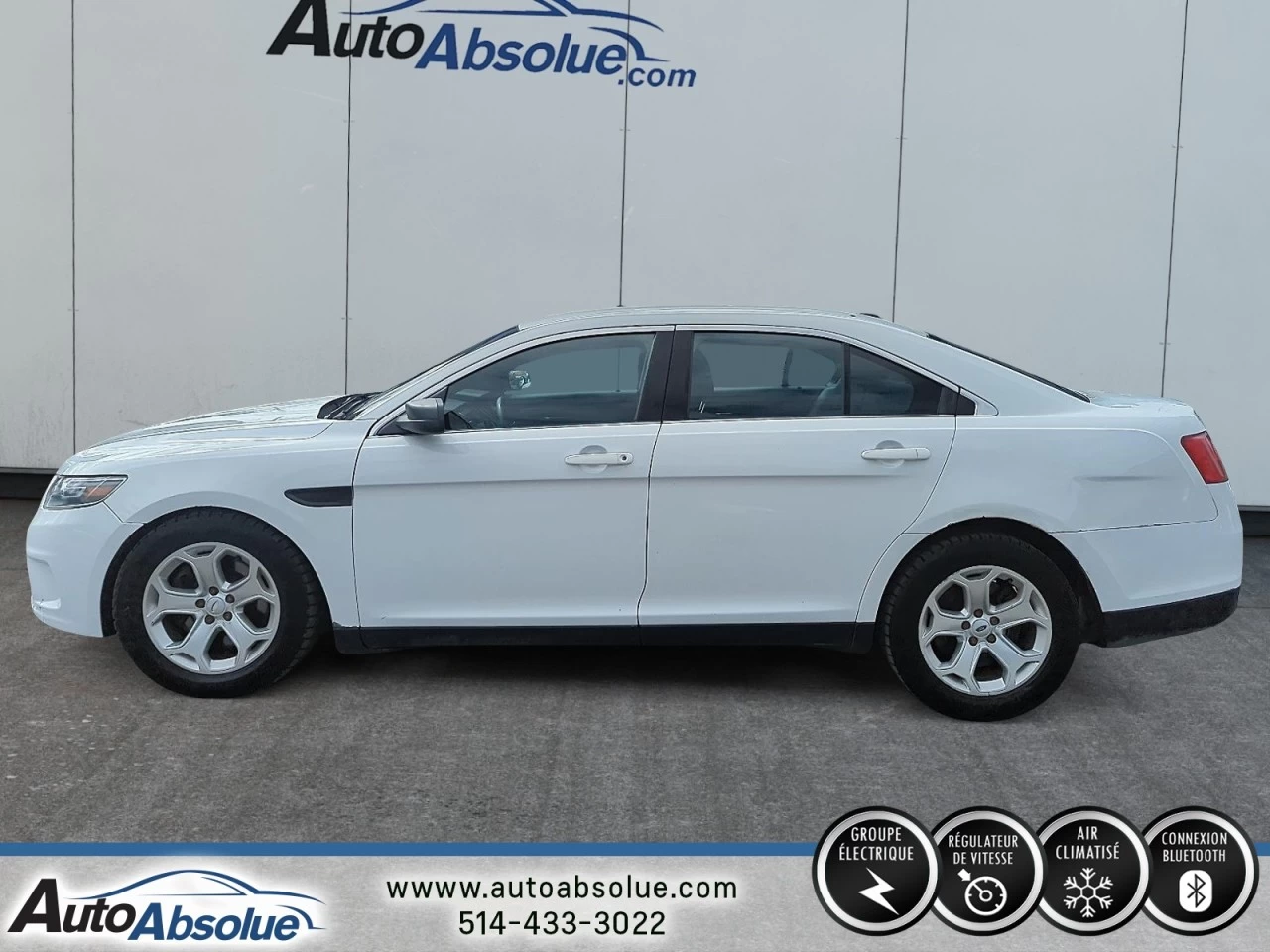 2015 Ford Taurus 4dr Sdn AWD Main Image