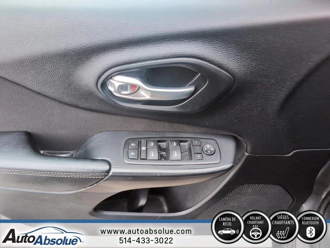 2016 Jeep Cherokee Altitude Main Image