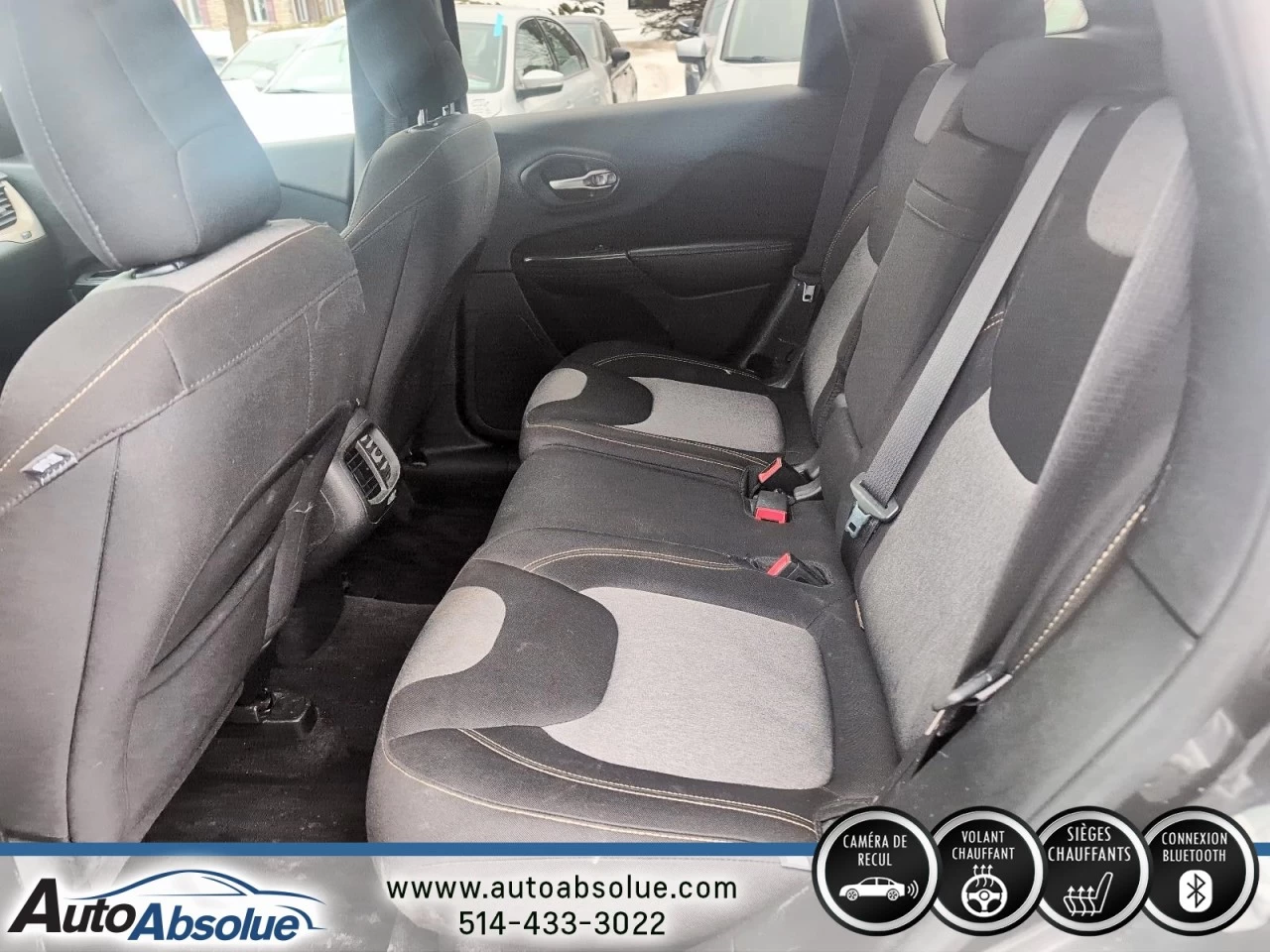 2016 Jeep Cherokee Altitude Main Image