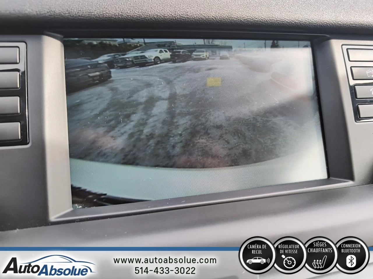 2019 Land Rover Discovery Sport SE Main Image