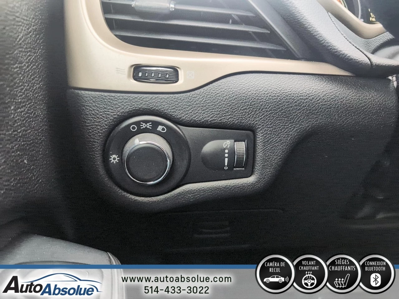2016 Jeep Cherokee Altitude Main Image