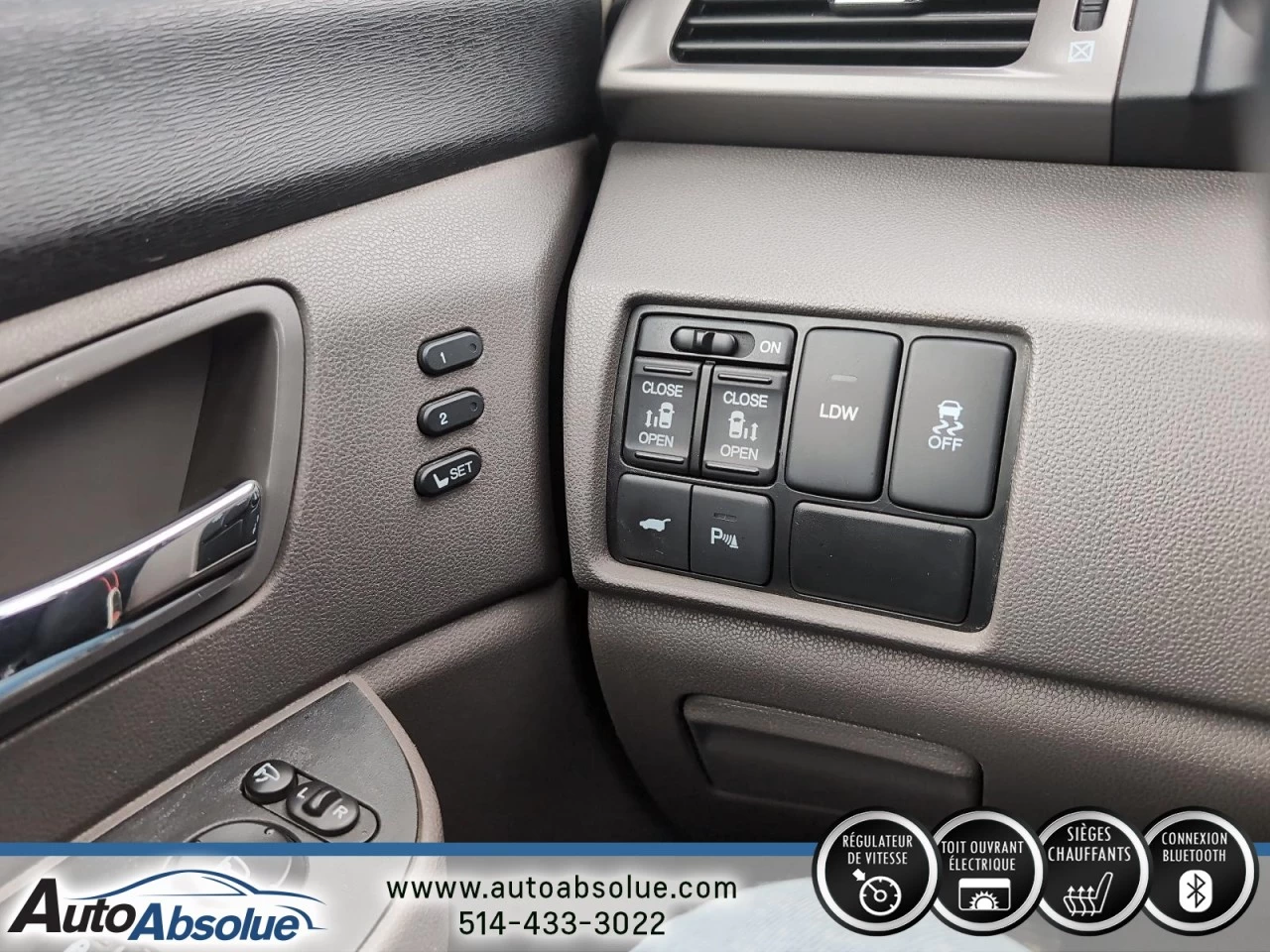 2015 Honda Odyssey Touring w/RES & Navi Main Image