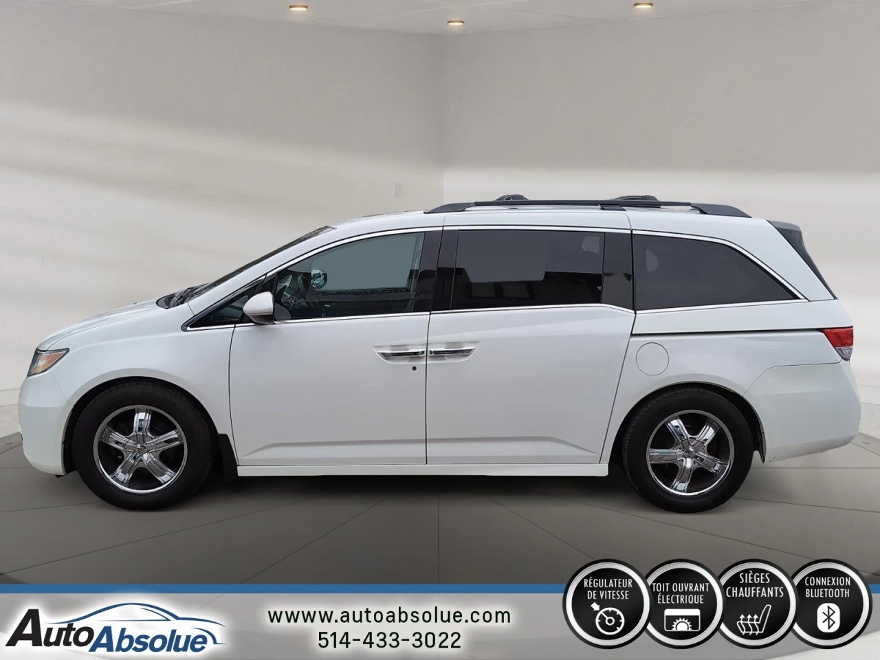 2015 Honda Odyssey Touring w/RES & Navi Main Image