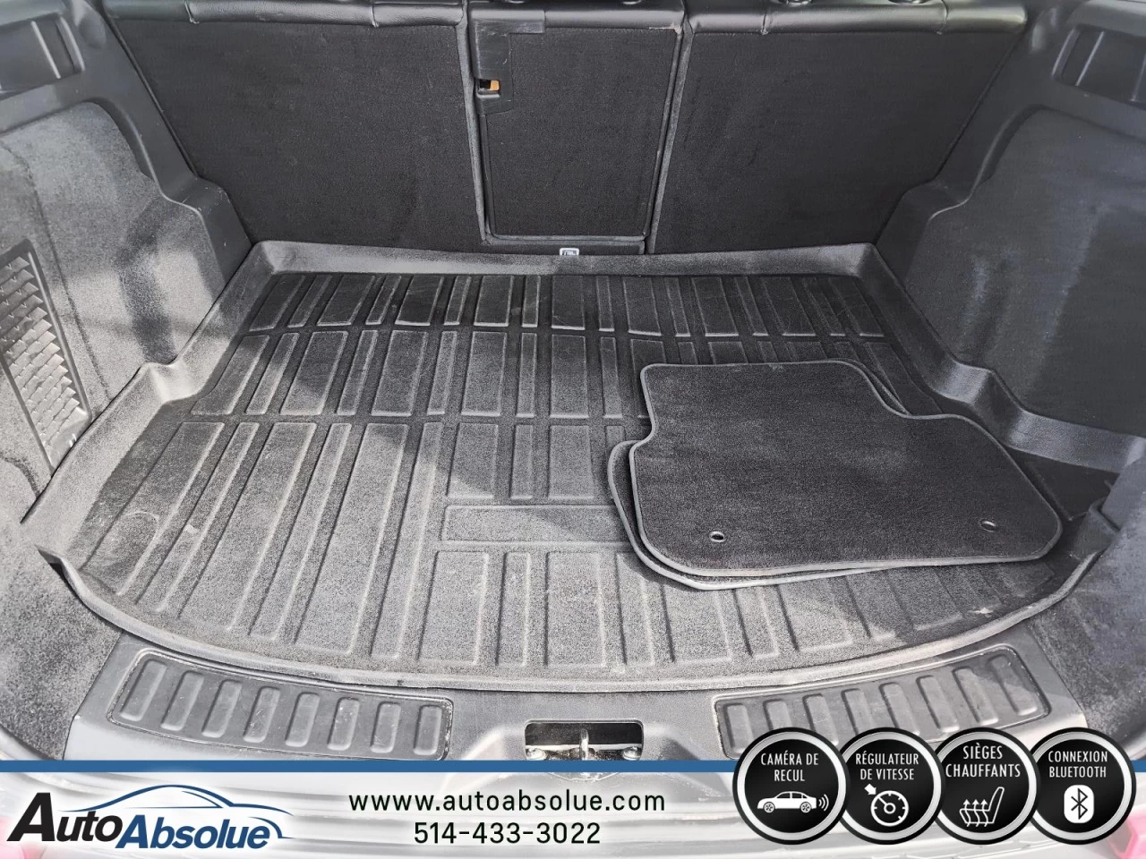 2019 Land Rover Discovery Sport SE Main Image