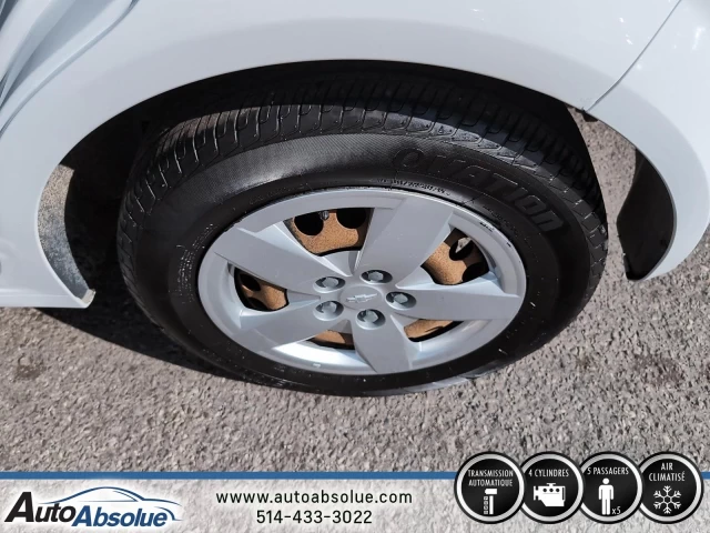 Chevrolet Sonic LS 2014