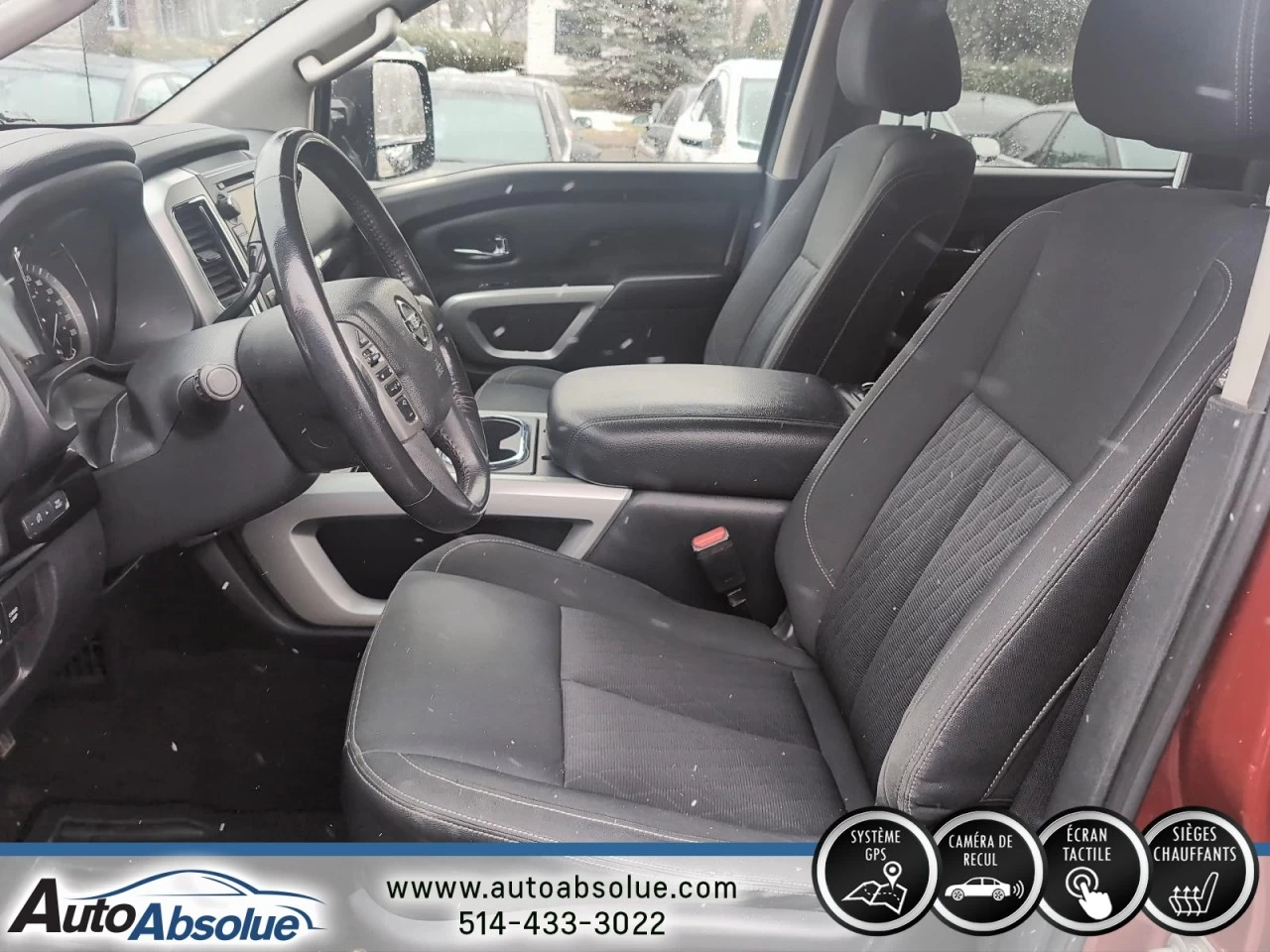 2017 Nissan Titan SV 4x4 Main Image