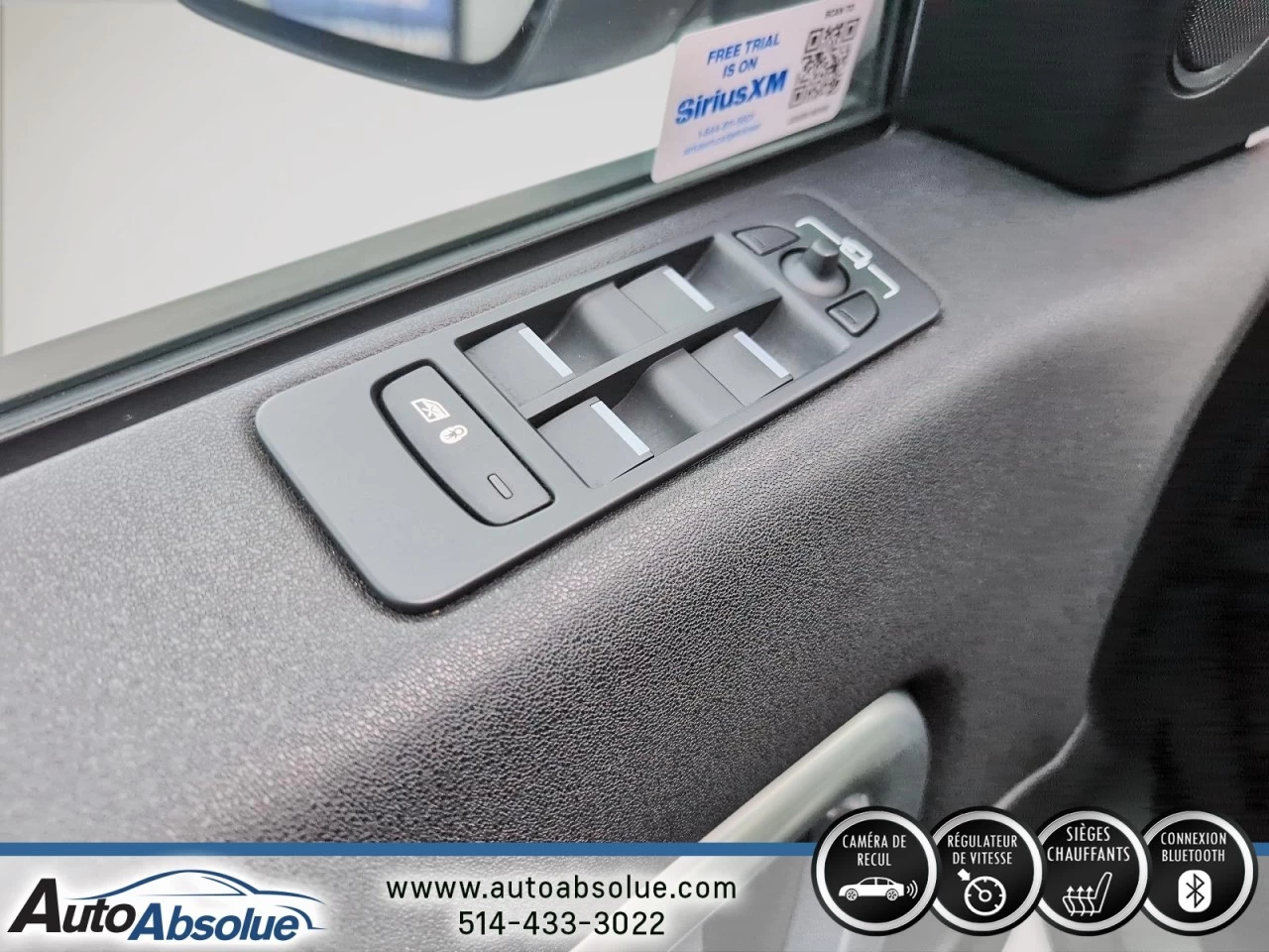 2019 Land Rover Discovery Sport SE Main Image