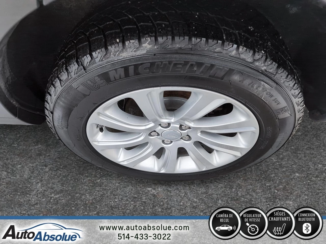 2019 Land Rover Discovery Sport SE Main Image