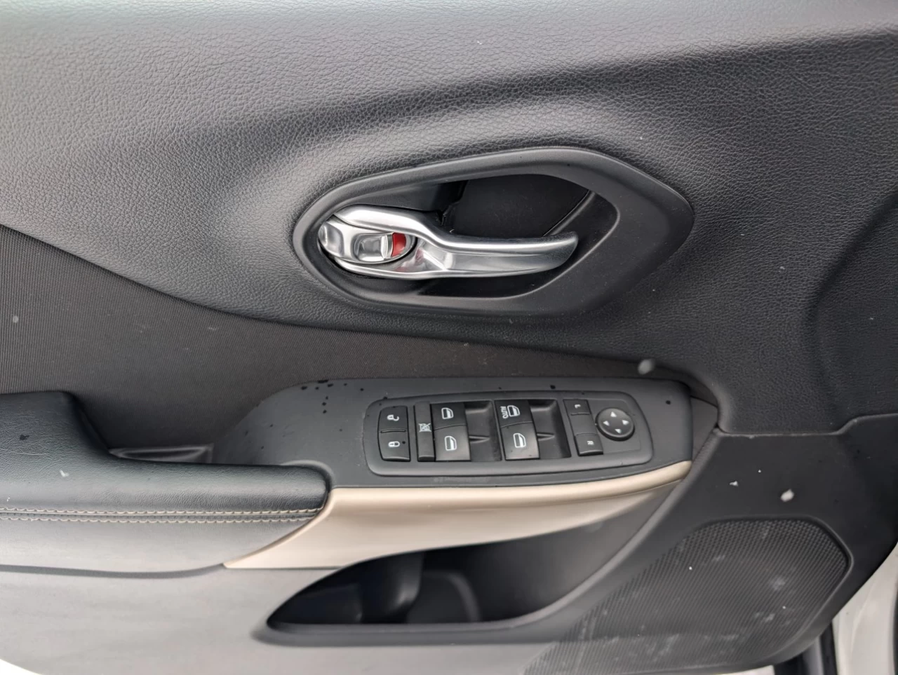 2017 Jeep Cherokee Sport Image principale