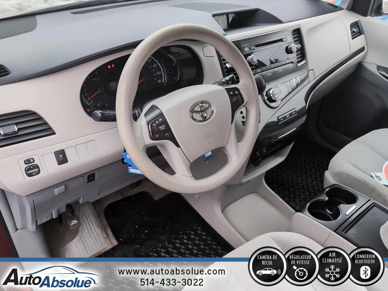 2014 Toyota Sienna LE Main Image