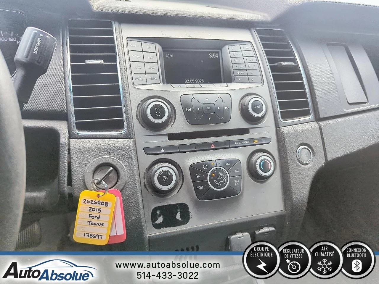 2015 Ford Taurus 4dr Sdn AWD Main Image