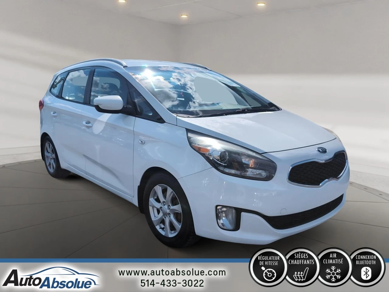 2015 Kia Rondo LX Main Image