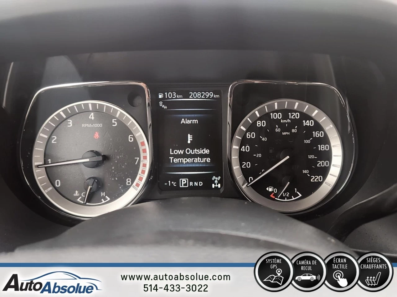 2017 Nissan Titan SV 4x4 Main Image