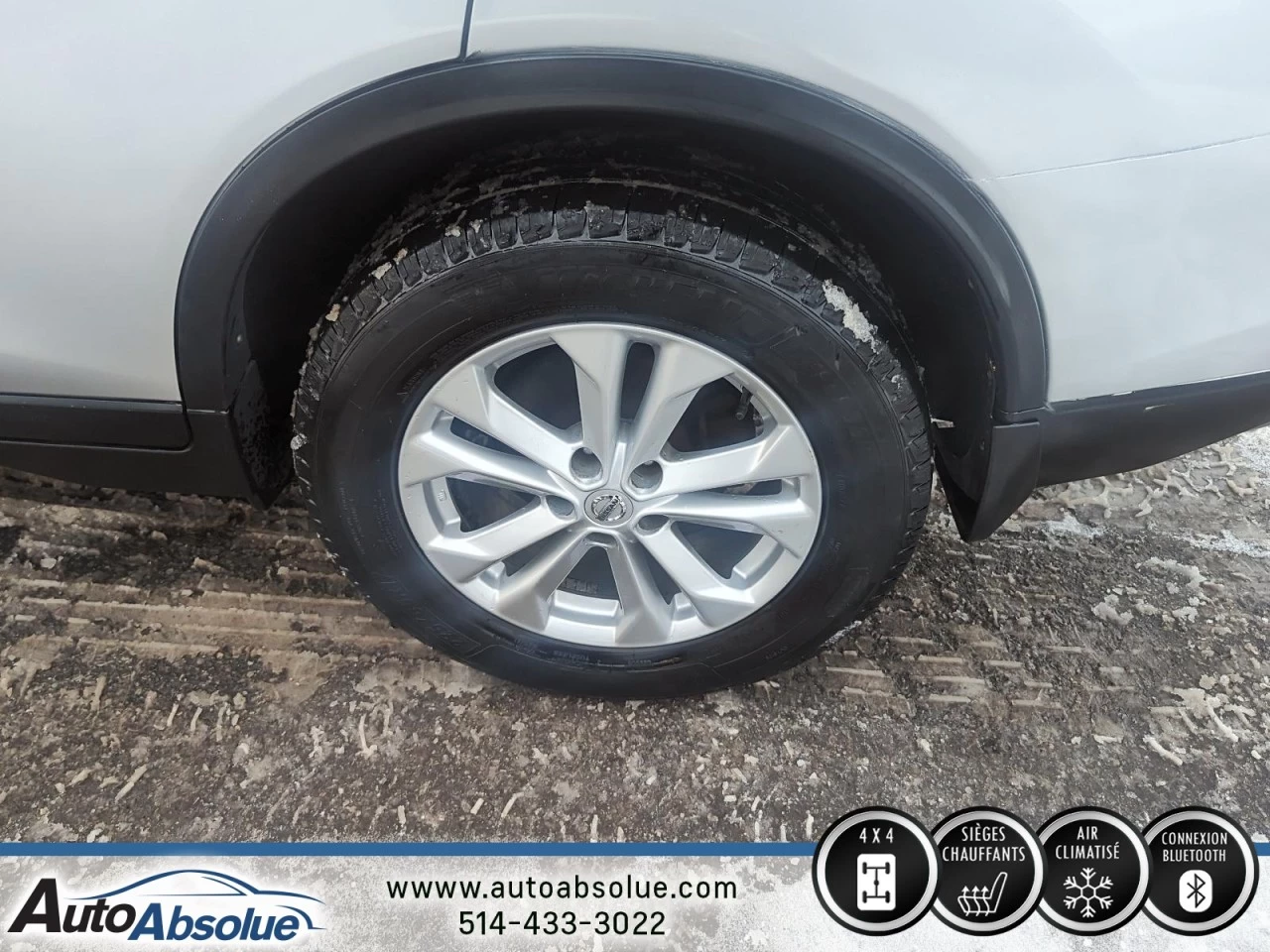 2014 Nissan Rogue SV Main Image