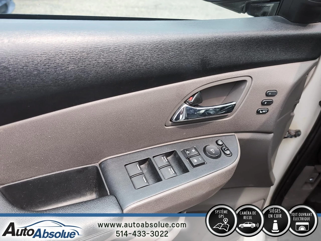 2015 Honda Odyssey Touring w/RES & Navi Image principale