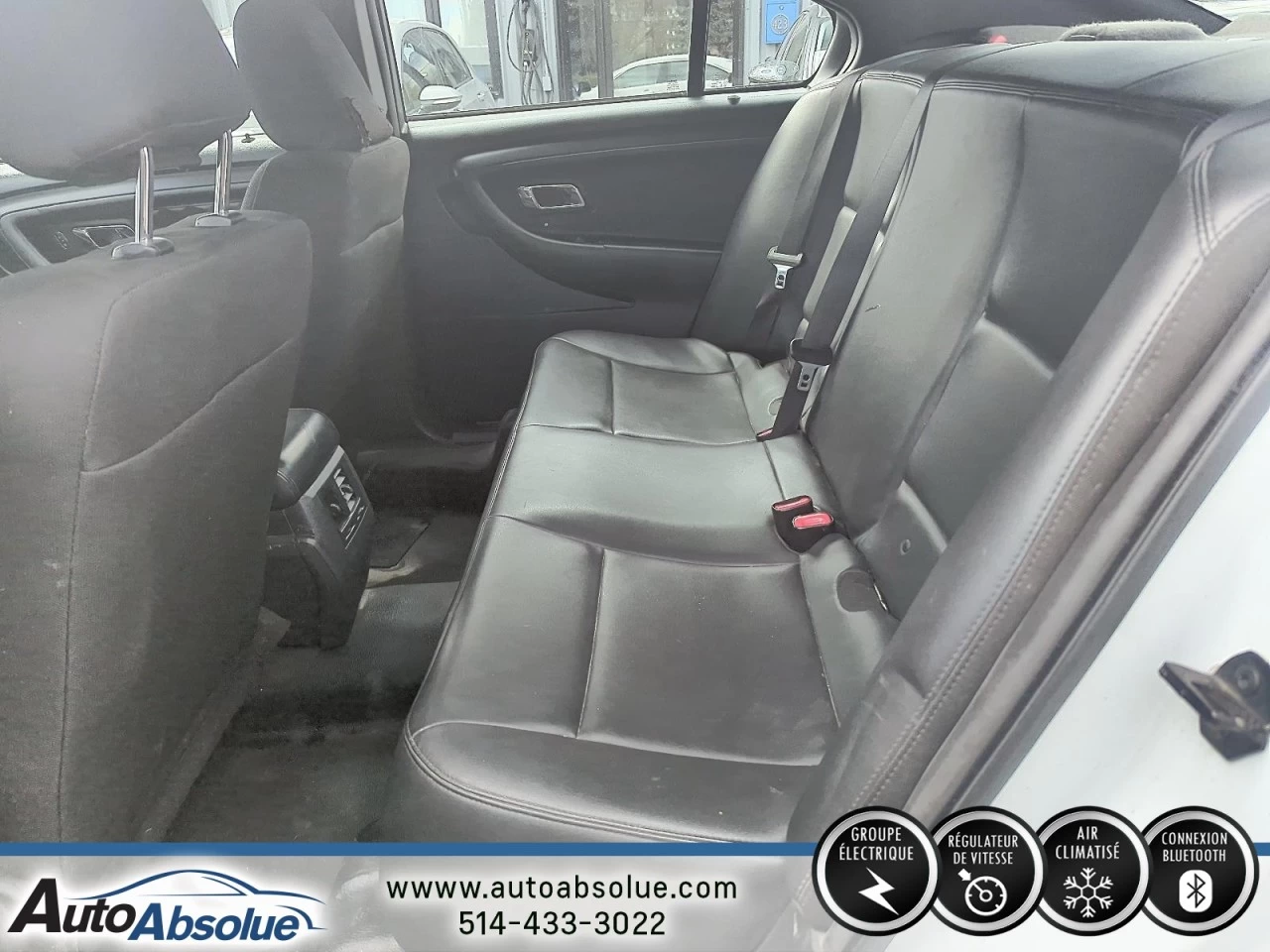 2015 Ford Taurus 4dr Sdn AWD Main Image