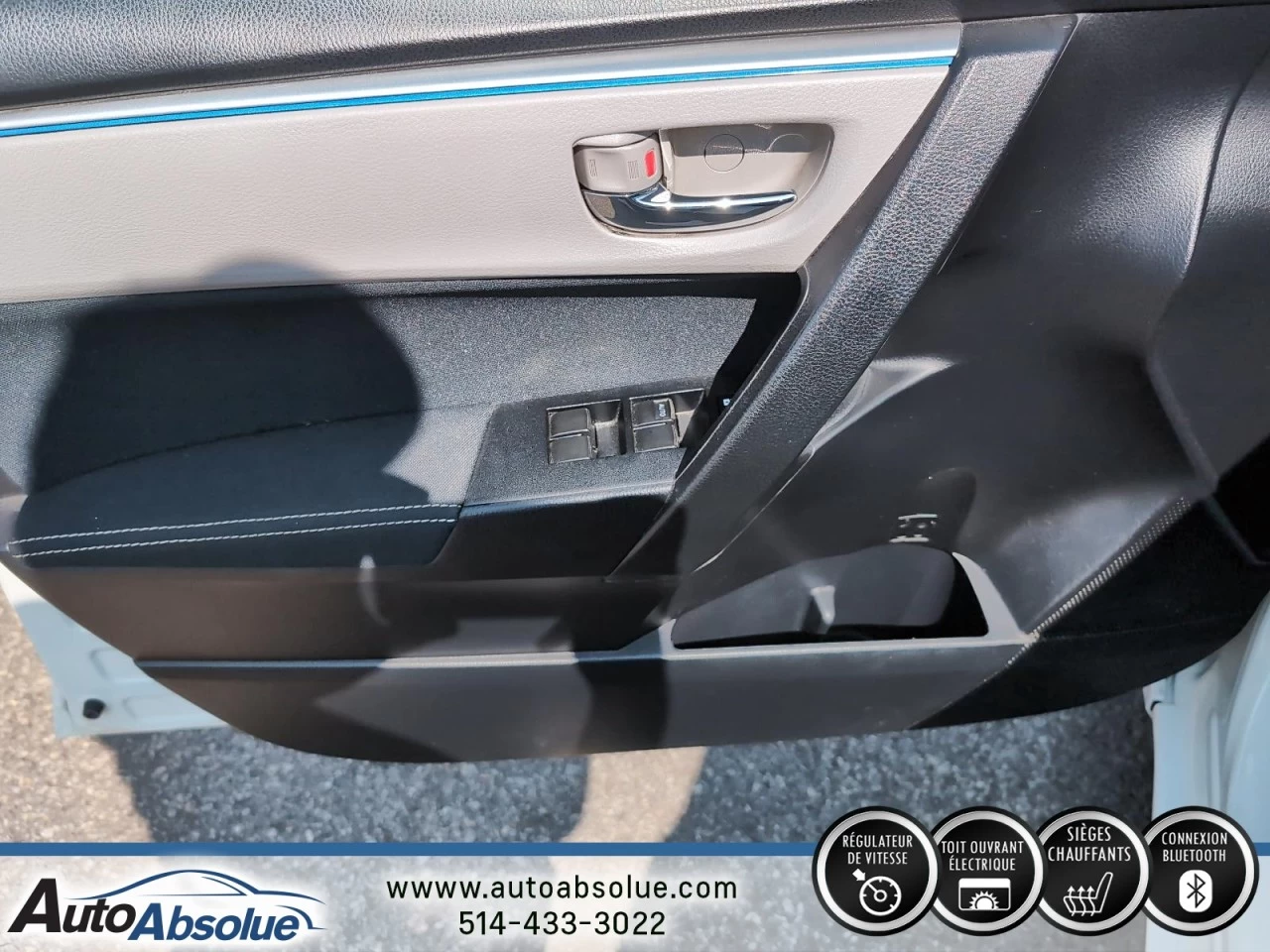 2015 Toyota Corolla LE Main Image