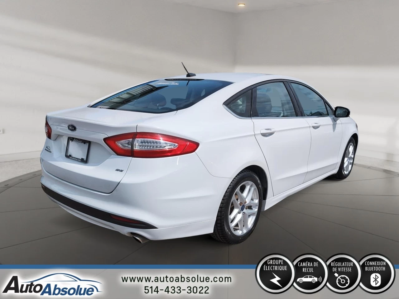 2016 Ford Fusion SE Main Image