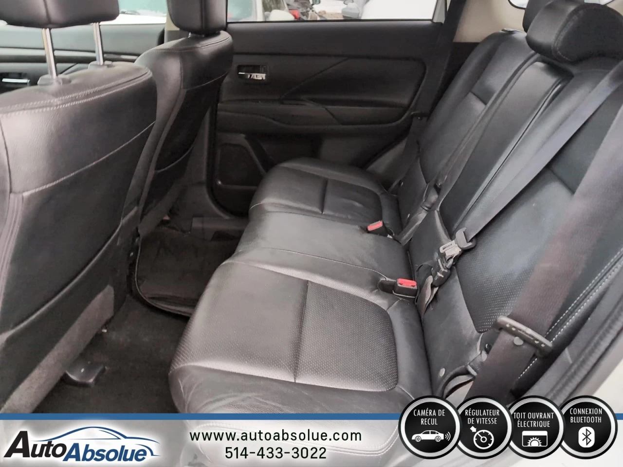 2016 Mitsubishi Outlander ES Main Image