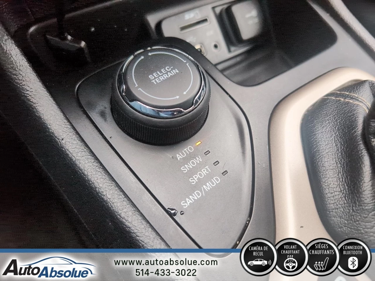 2016 Jeep Cherokee Altitude Main Image