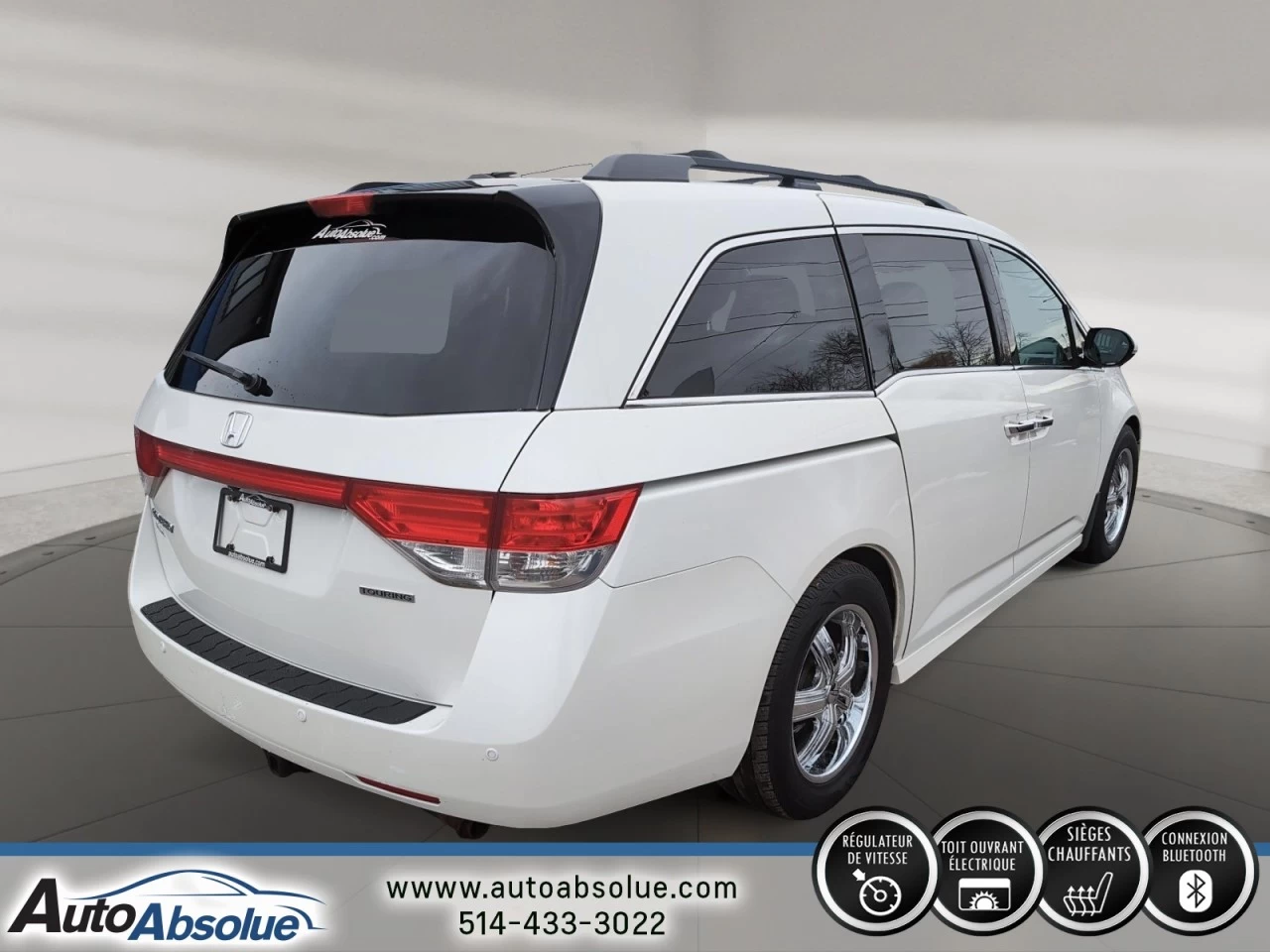2015 Honda Odyssey Touring w/RES & Navi Main Image