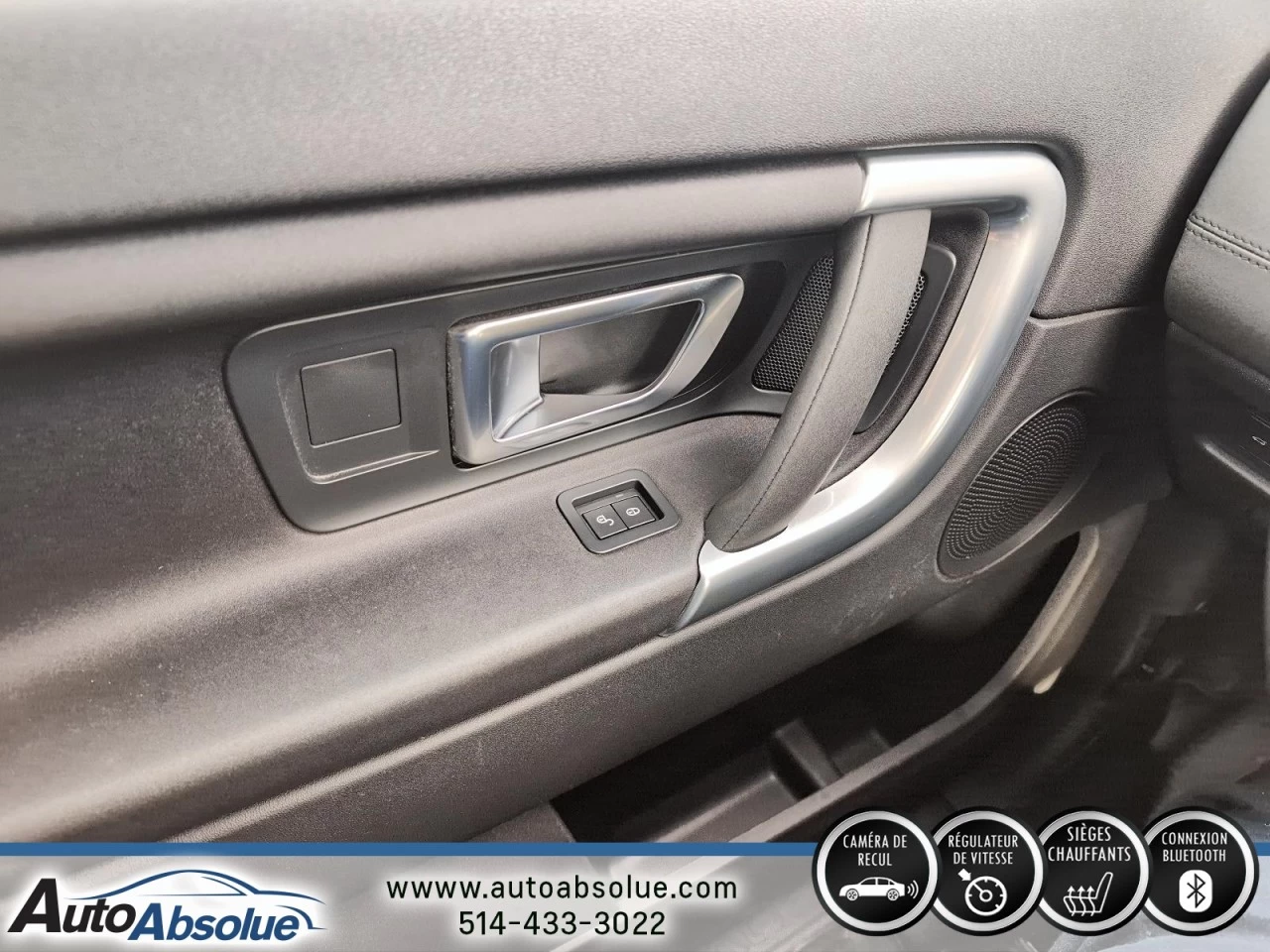 2019 Land Rover Discovery Sport SE Main Image