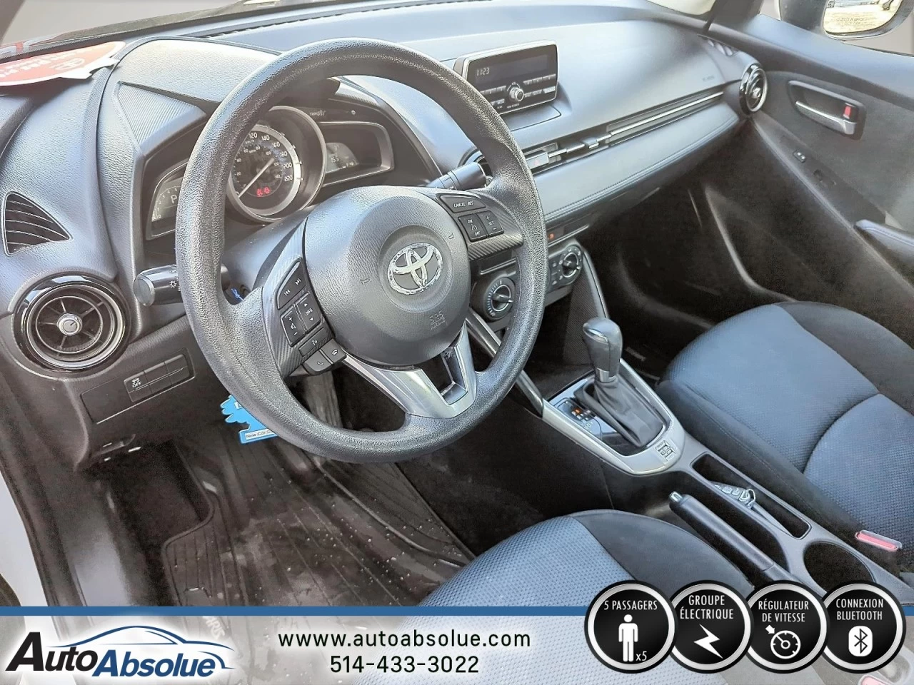 2016 Toyota Yaris 4dr Sdn Main Image