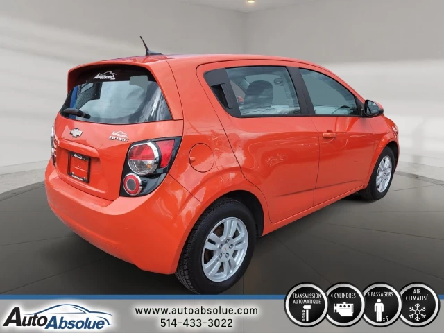 Chevrolet Sonic LS 2012