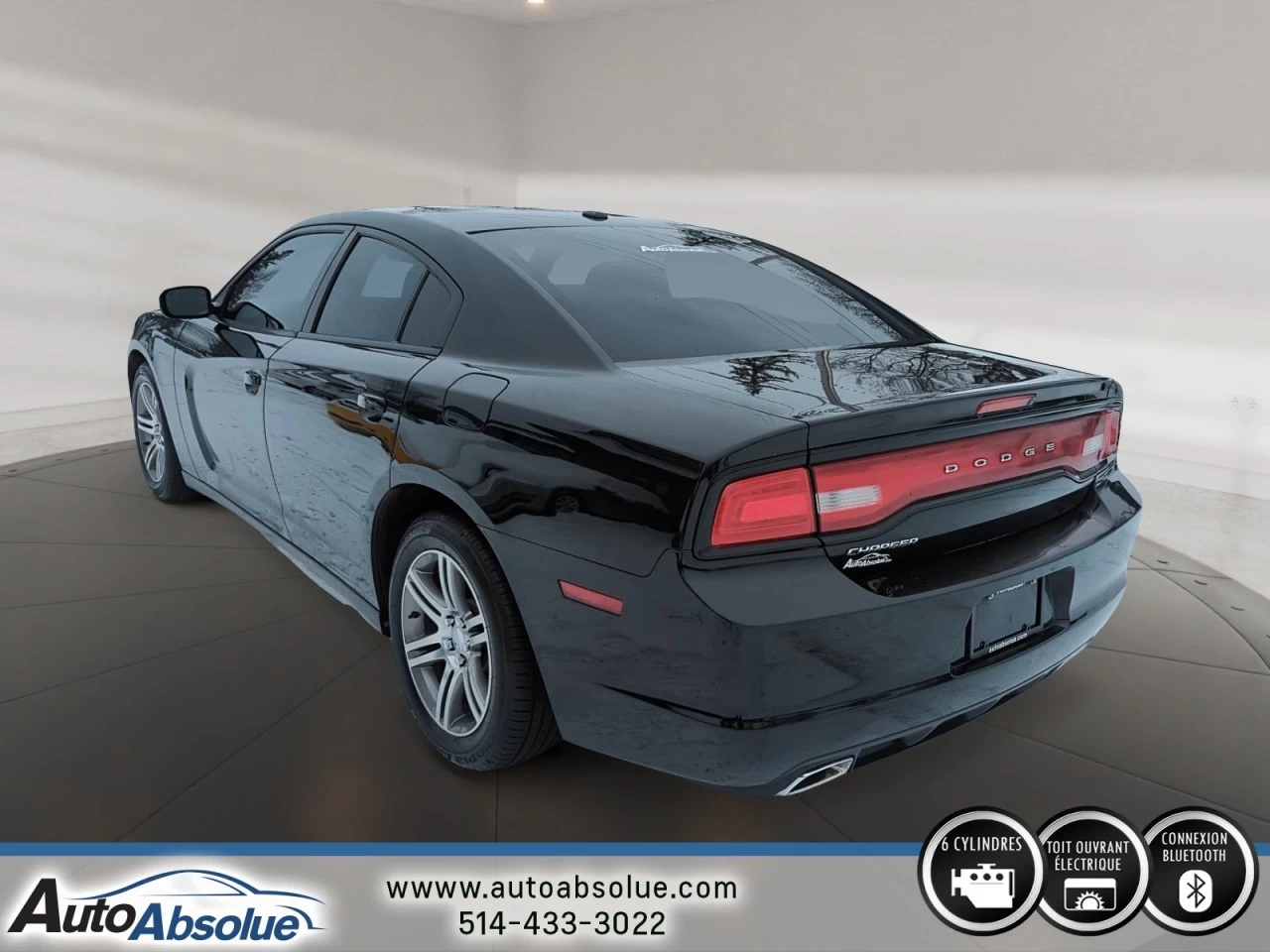 2013 Dodge Charger SXT Main Image