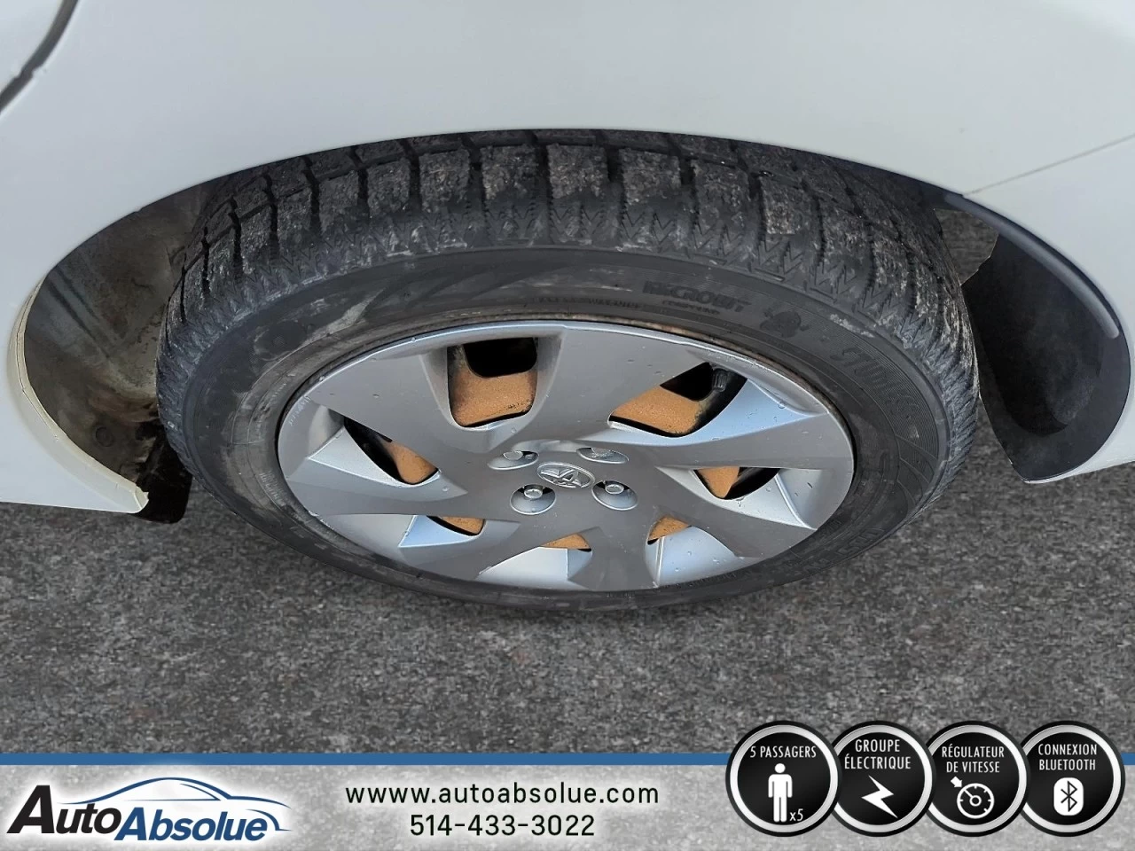 2016 Toyota Yaris 4dr Sdn Main Image