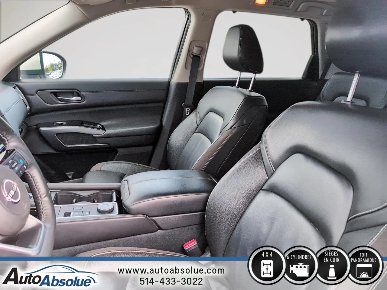 2023 Nissan Pathfinder SL Main Image