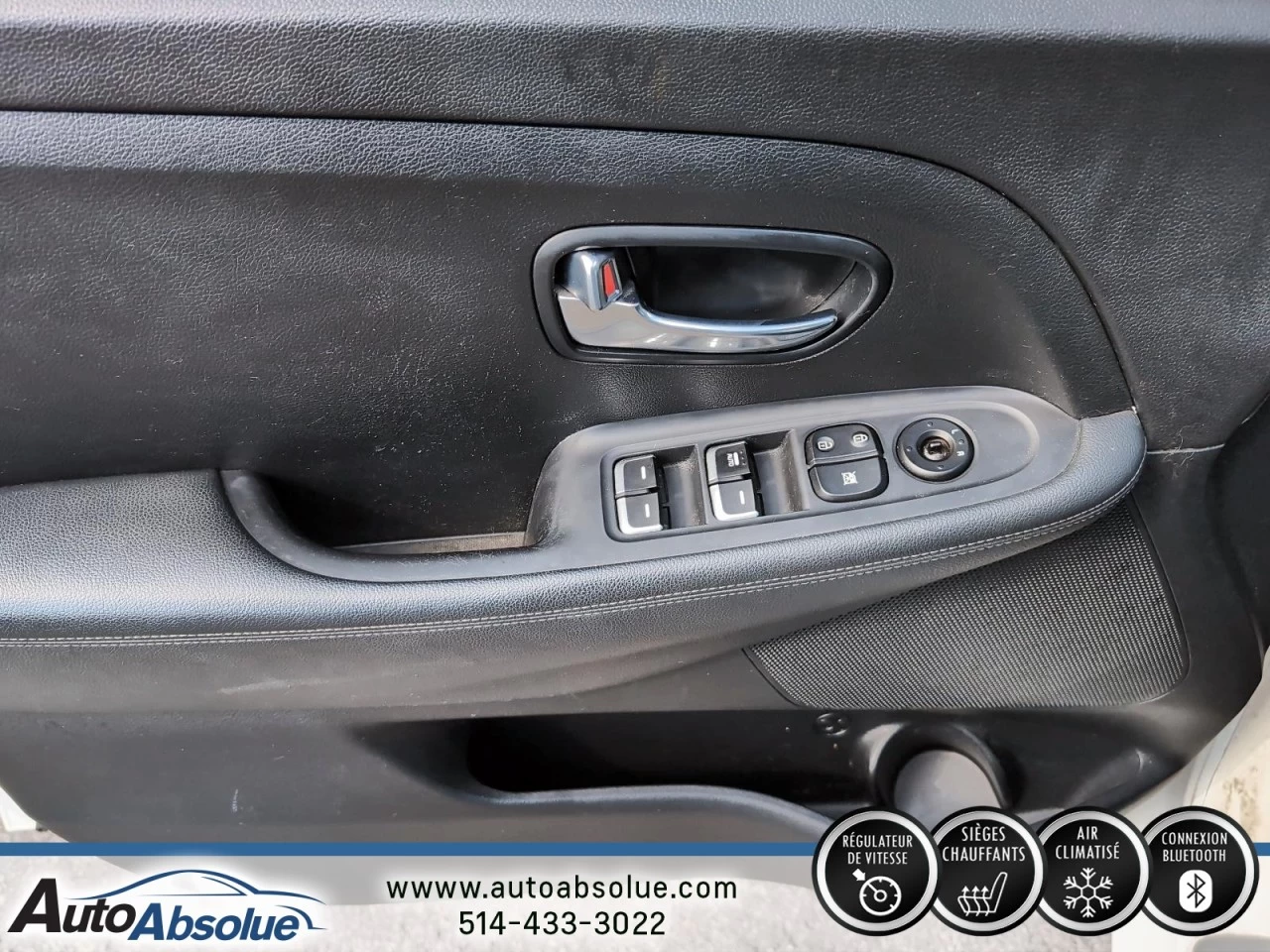 2015 Kia Rondo LX Main Image