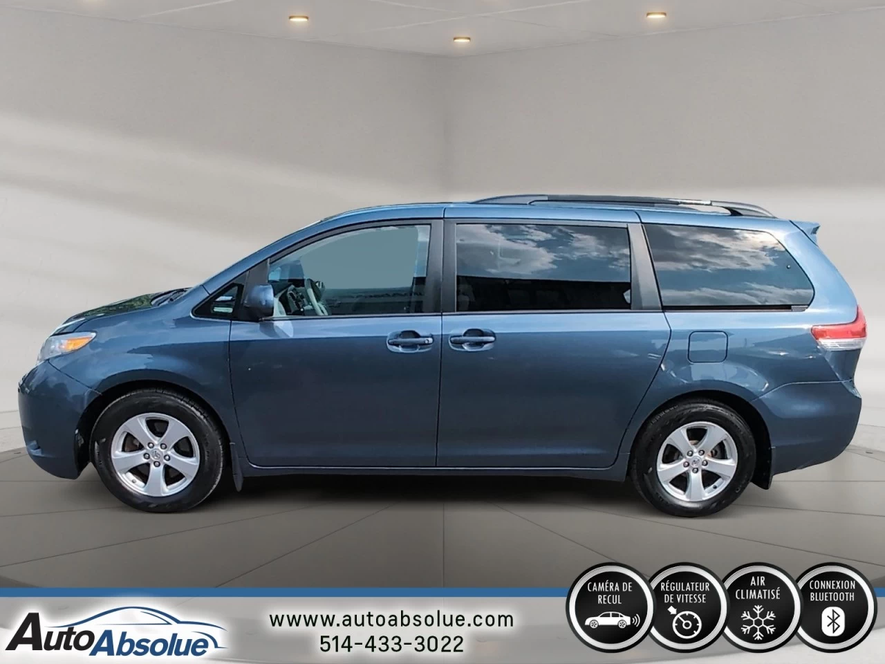 2013 Toyota Sienna LE Main Image
