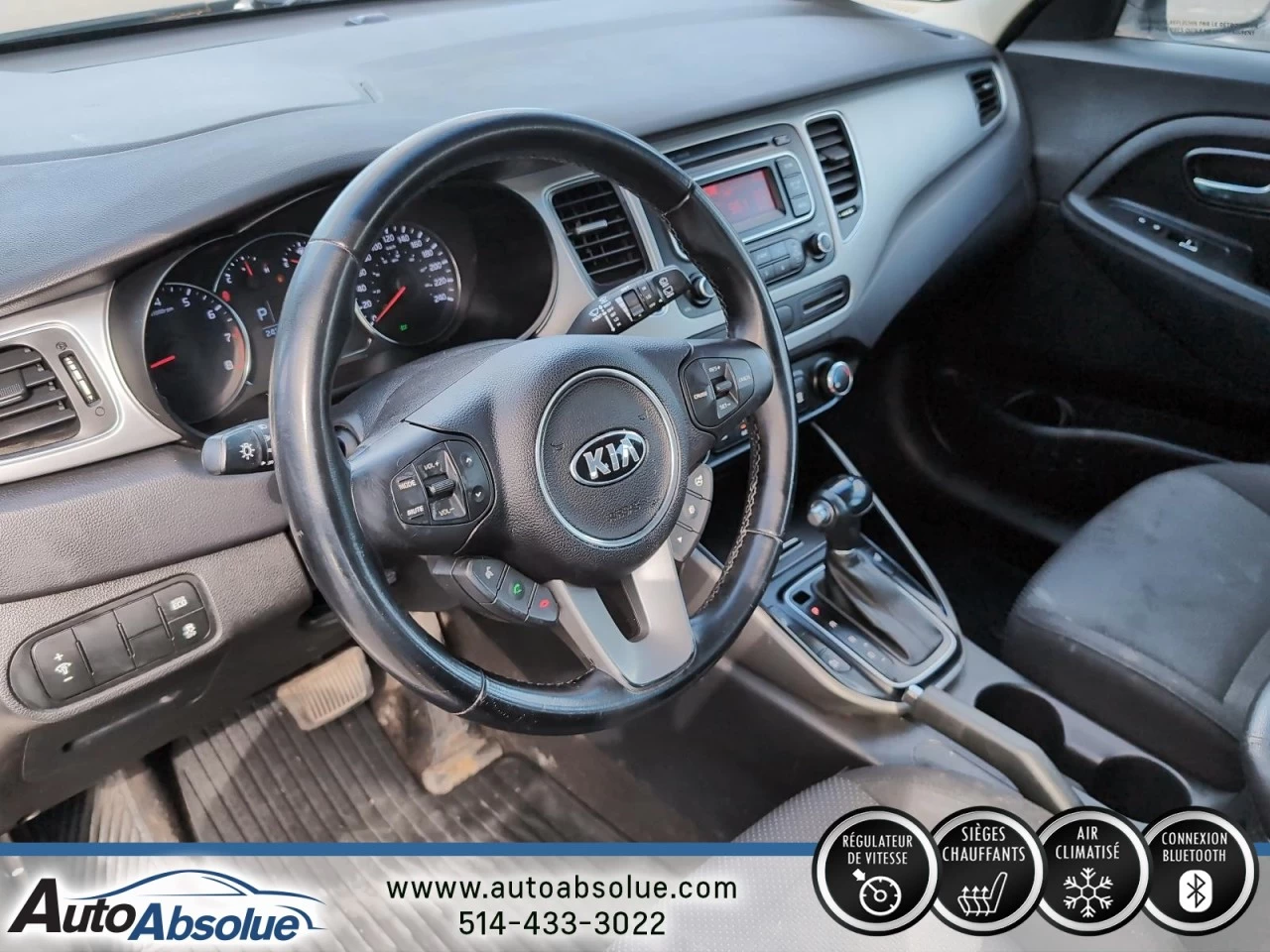 2015 Kia Rondo LX Main Image