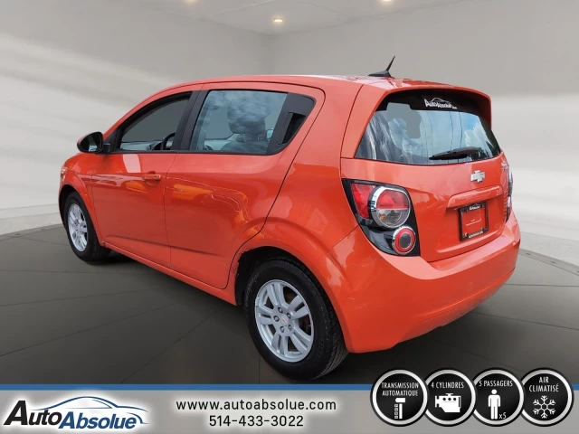 Chevrolet Sonic LS 2012