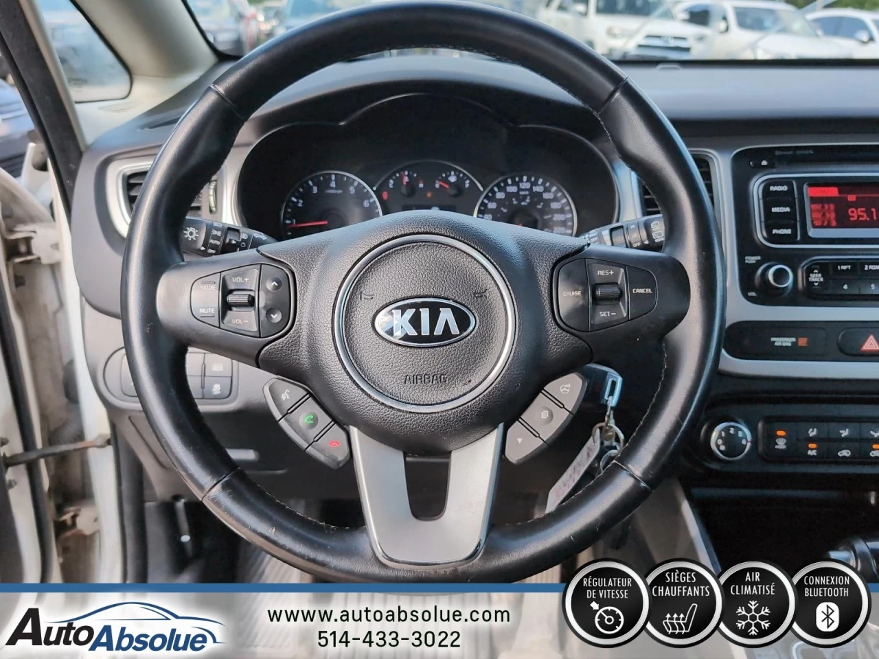 2015 Kia Rondo LX Main Image