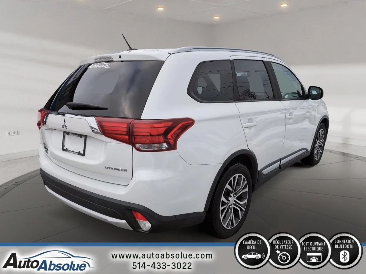 2016 Mitsubishi Outlander ES Main Image
