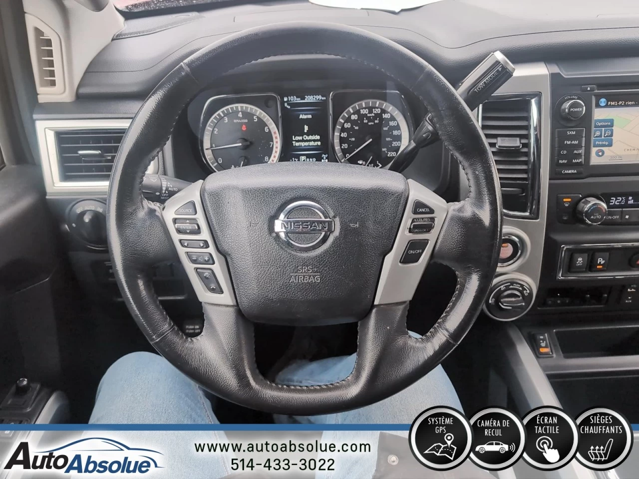 2017 Nissan Titan SV 4x4 Main Image