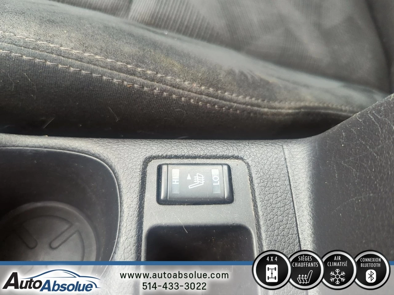 2014 Nissan Rogue SV Main Image